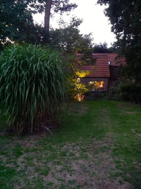 Holiday Home Harmony Brecht エクステリア 写真